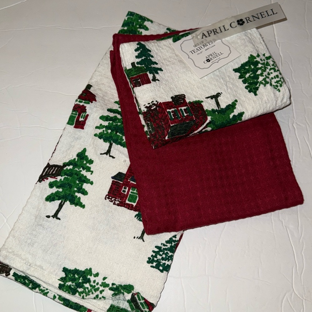 New April Cornell Set of 3 Tea Towels 100% Cotton 19x27” Holiday Houses Trees